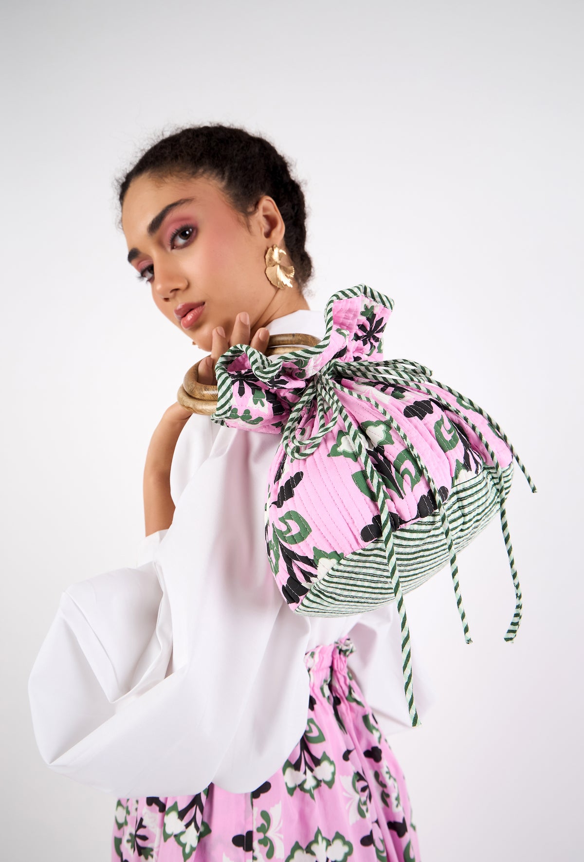 1398 Bella Bucket Bag